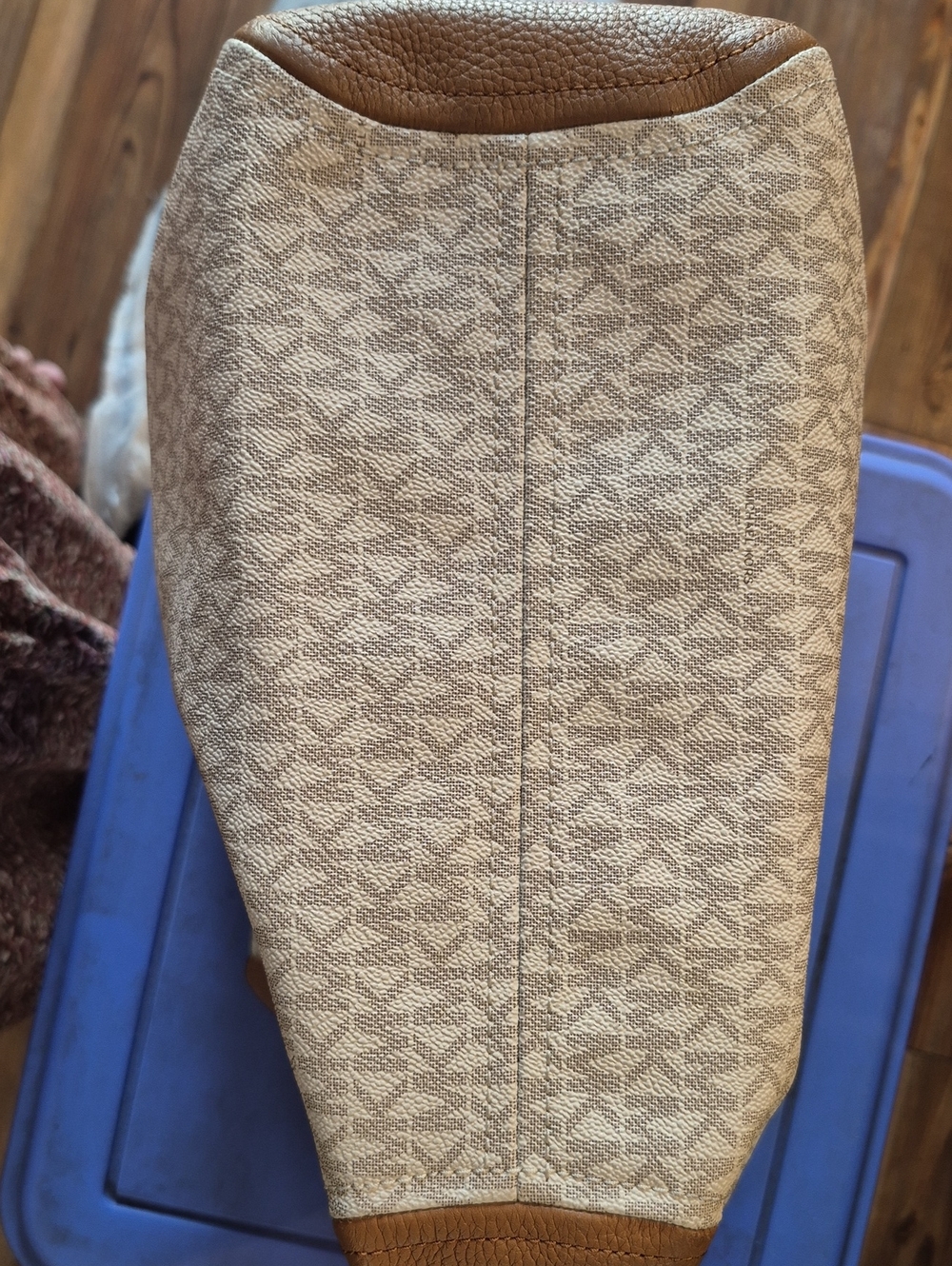 Michael Kors Purse Classic Hobo  MK Over Cream Backdrop Brown Trim Gold Emblemn - Picture 6 of 10